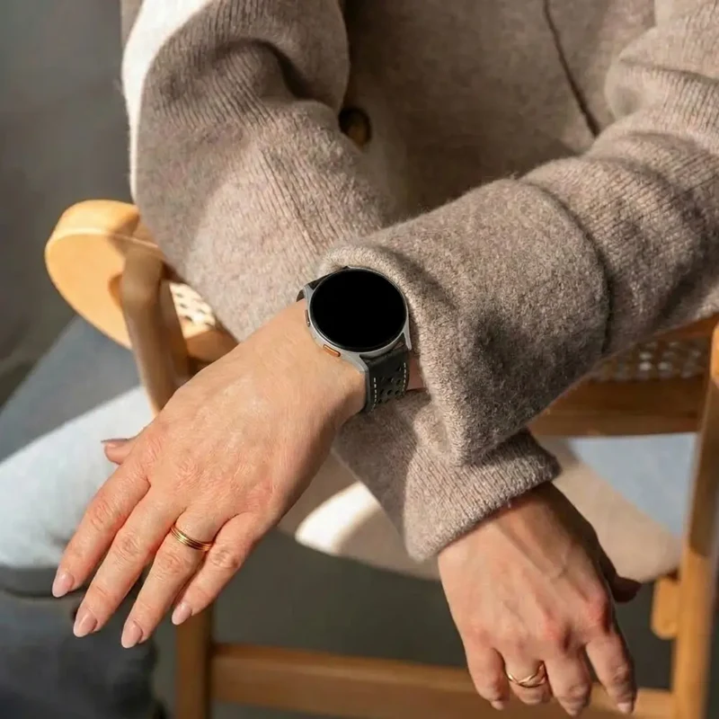 Samsung Galaxy Watch 6 Classic - 47mm Zephyr Lederarmband (Schwarz)