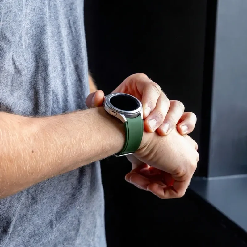 OnePlus Watch 4 - 47mm Sportarmband (Armeegrün)
