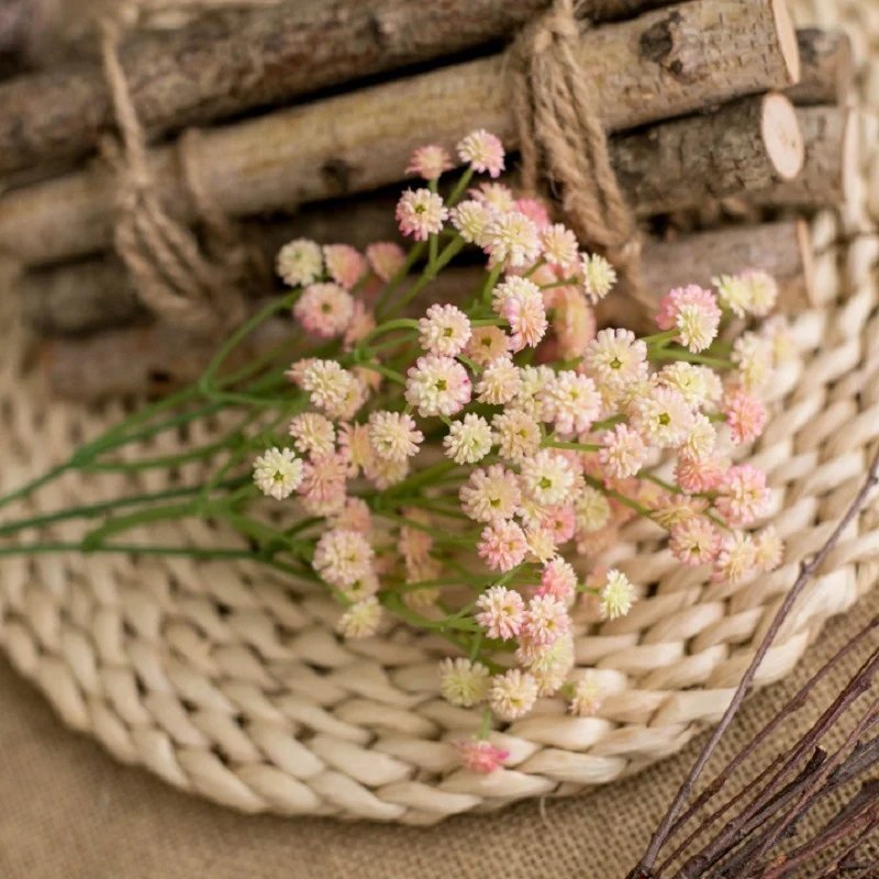 Lebensechtes Gypsophila Blumenbouquet