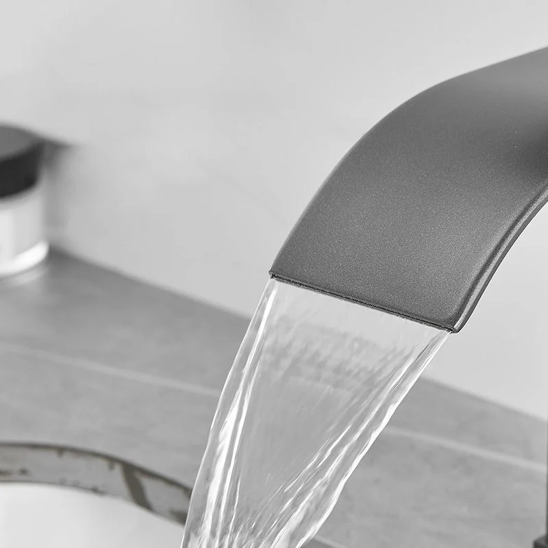 Moderner Badewannenarmatur Wasserfallauslauf Hebelgriff Messing Spülenarmatur