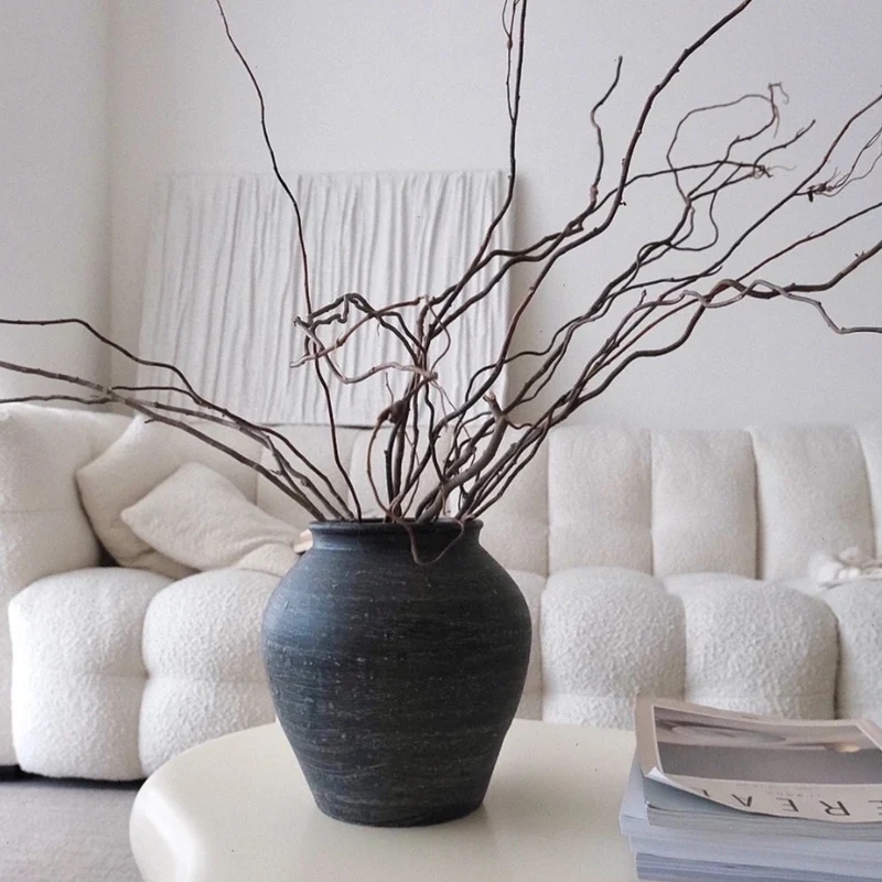 Handgefertigte rustikale Keramikblumenvase mit weitem Mund aus Ton