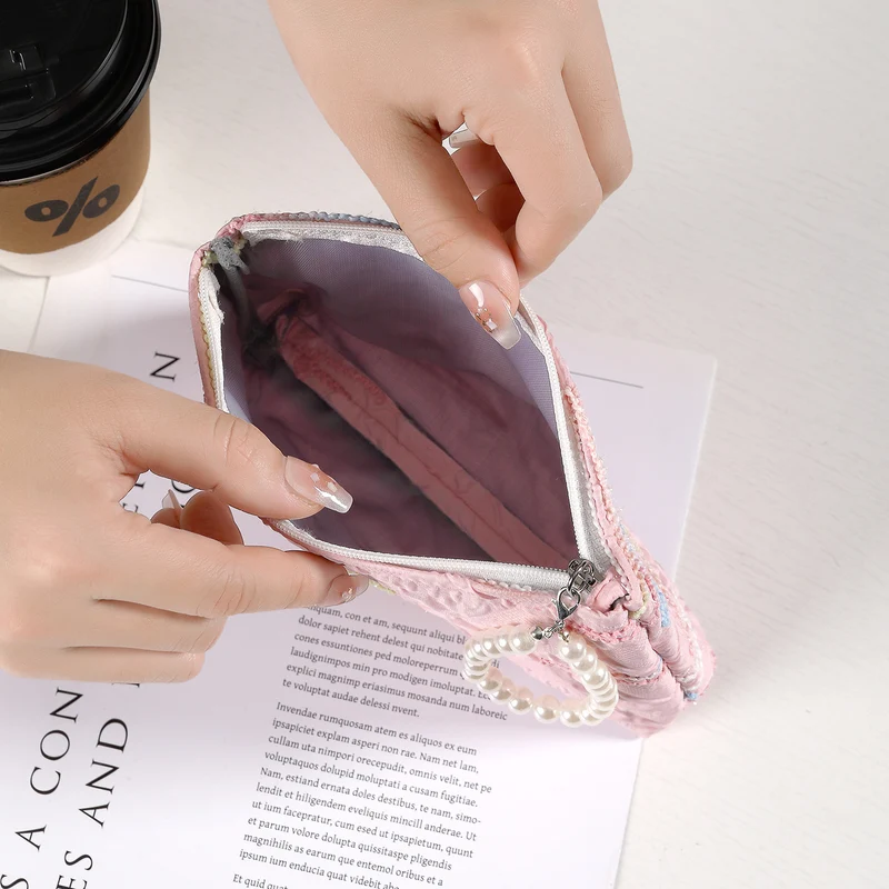 Texturierte Stoff-Clutch