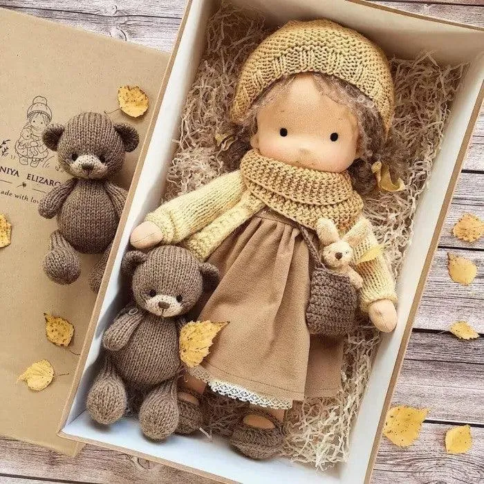 Poppi | Handgefertigte Waldorf Kuschelpuppe | Weich, Bio & Ungiftig