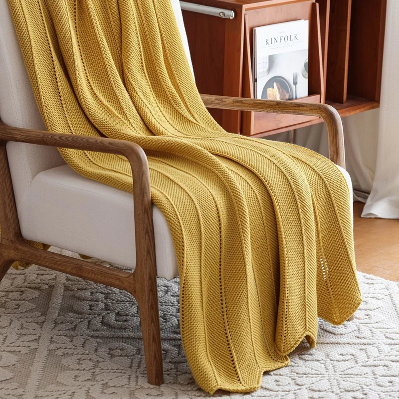 Elegante Strickwurfdecke