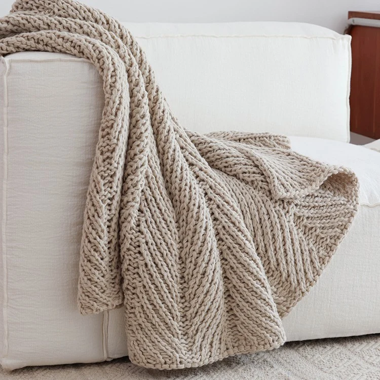 Gemütliche Chunky Strickdecke