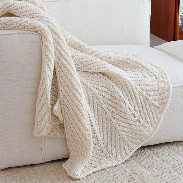 Gemütliche Chunky Strickdecke