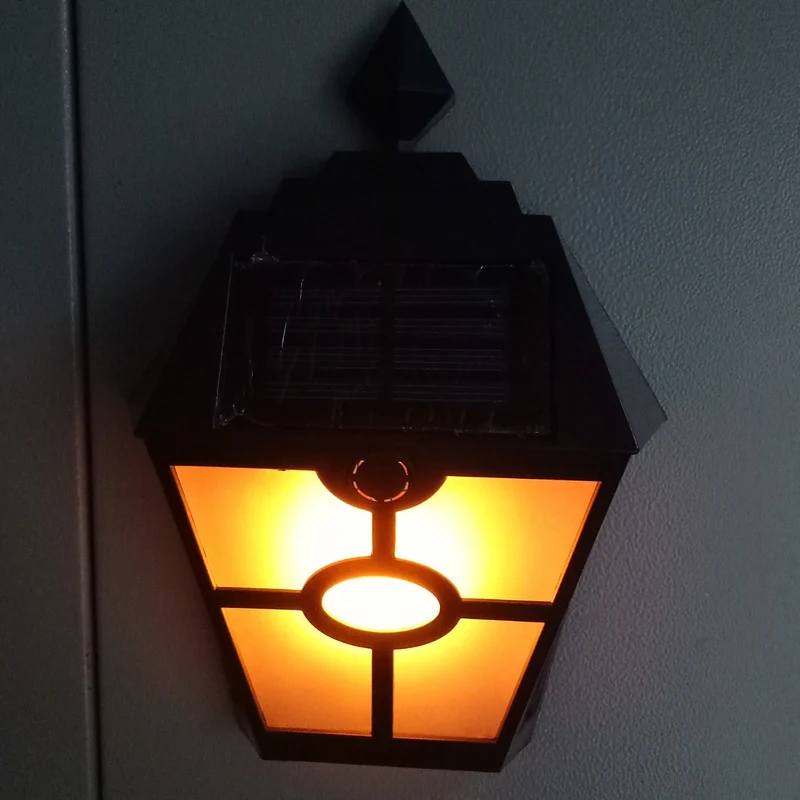 Dekorative Solar-LED-Wandlaterne