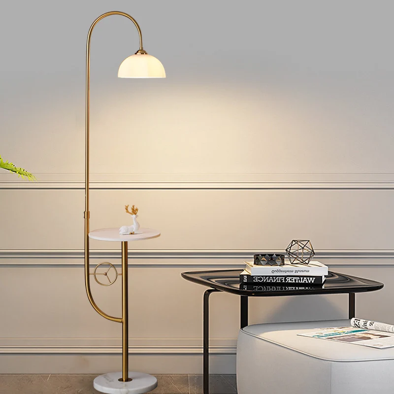 Moderne Stehlampe