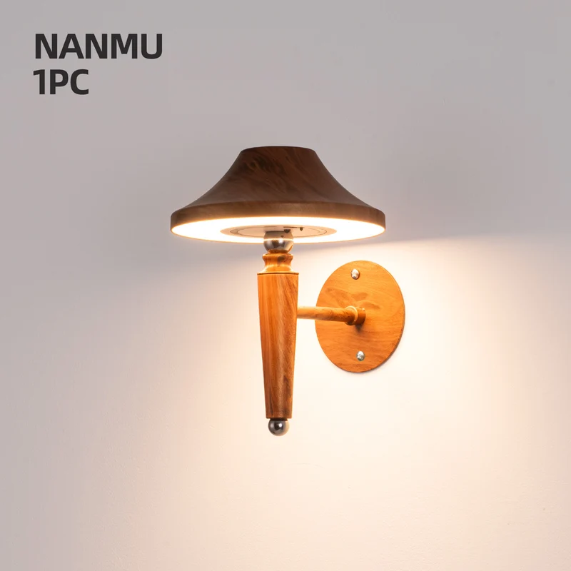 Elegante Holz Wandlampe
