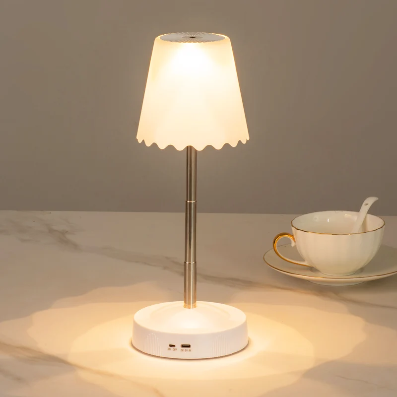 Moderne einstellbare RGB-Tischlampe