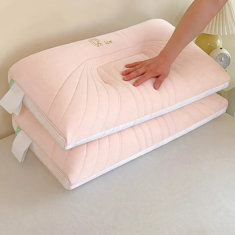 Kühlkissen mit Eiskseide-Bezug, ergonomisch