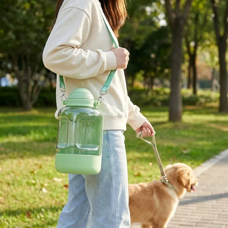Tragbare Wasser- und Futtertasche für Hunde