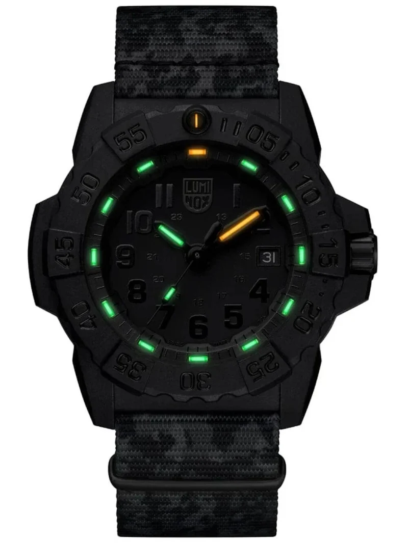 Luminox Navy Seal CE01.BO Herrenuhr Schwarz • CARBONOX™-Gehäuse • 200 m wasserdicht