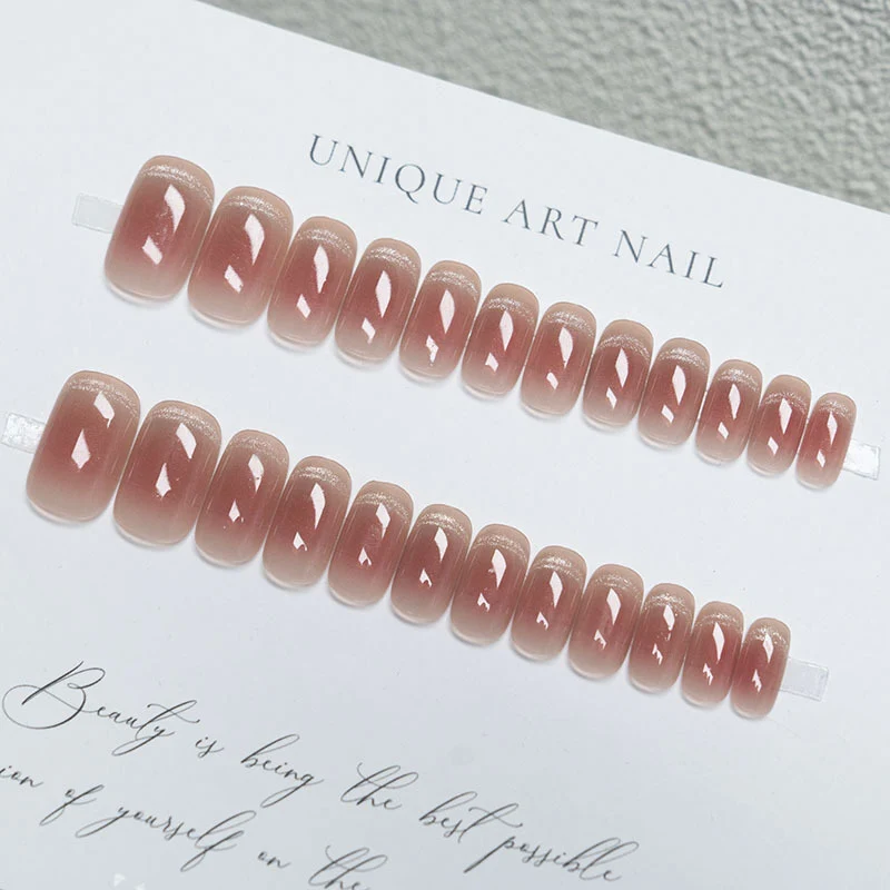 Elegantes Press-On-Nagelset mit glänzendem Finish