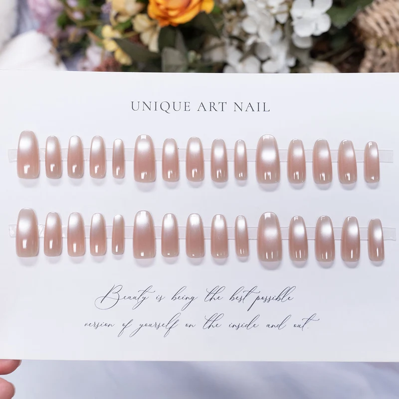 Elegante Press-On Nagelkunst