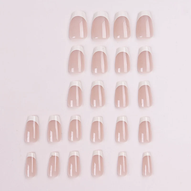 Elegante French Tip Nagelkunst