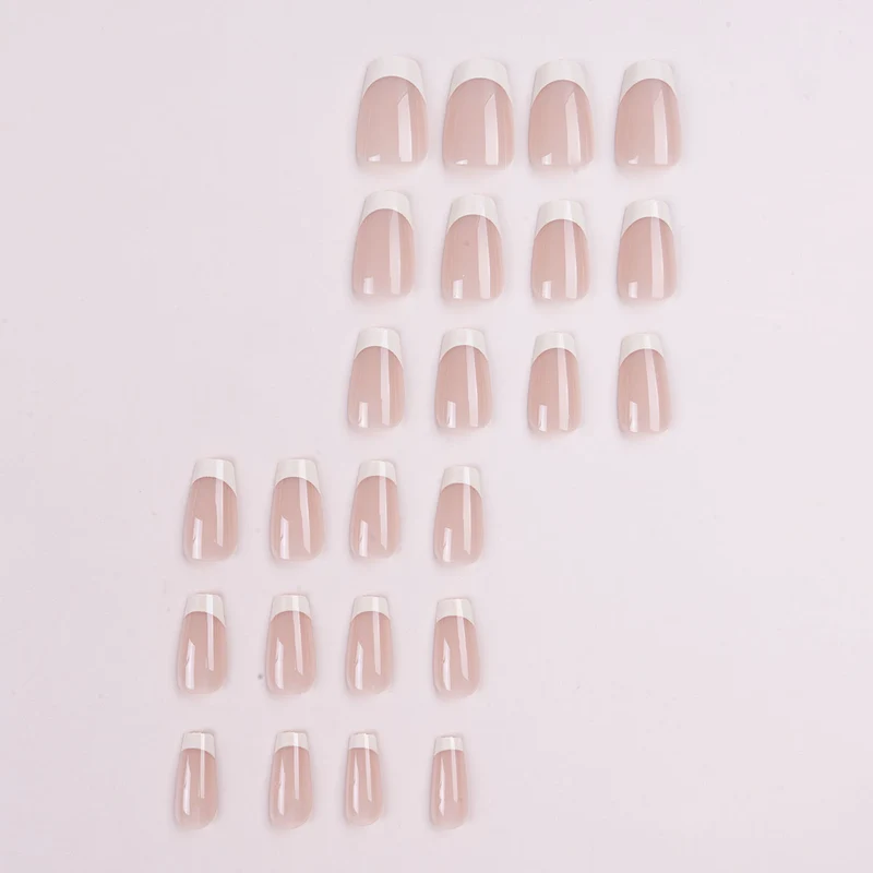 Elegante French Tip Nagelkunst