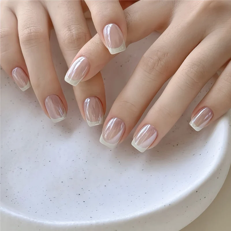 Elegantes französisches Spitzen-Acryl-Nageldesign