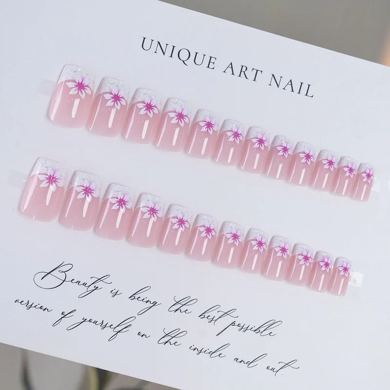 Elegante Blumennagelkunst