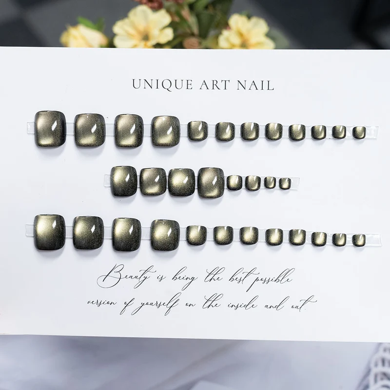 Elegante Metallische Nagelkunst