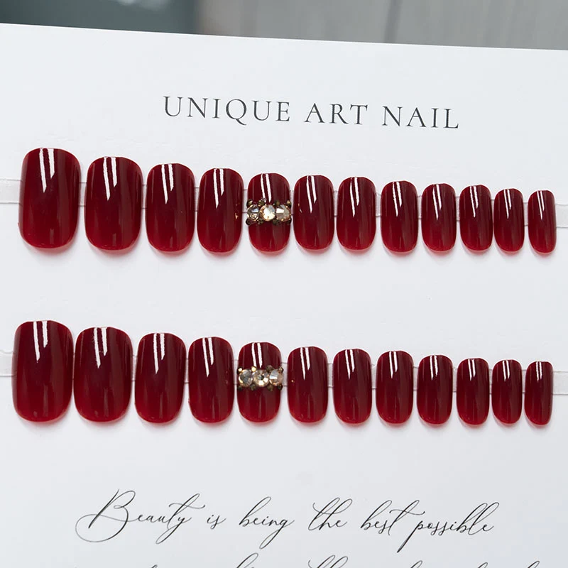 Elegante dekorative Press-On-Nagelkunst