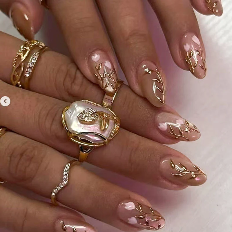 Elegante dekorative Nagelkunst