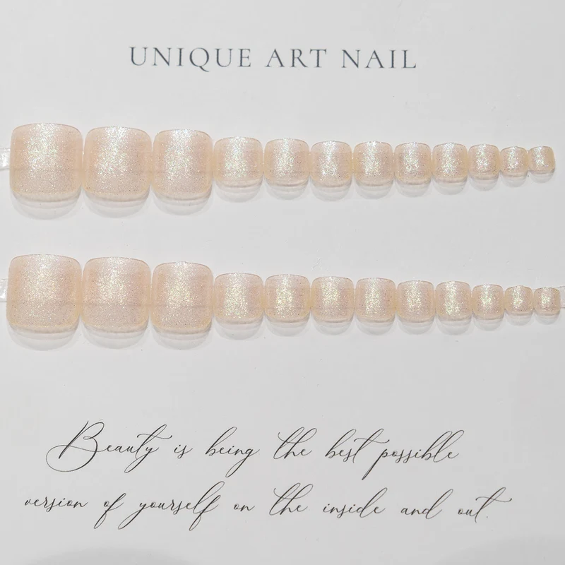 Elegante Glitzer-Pediküre Nagelkunst