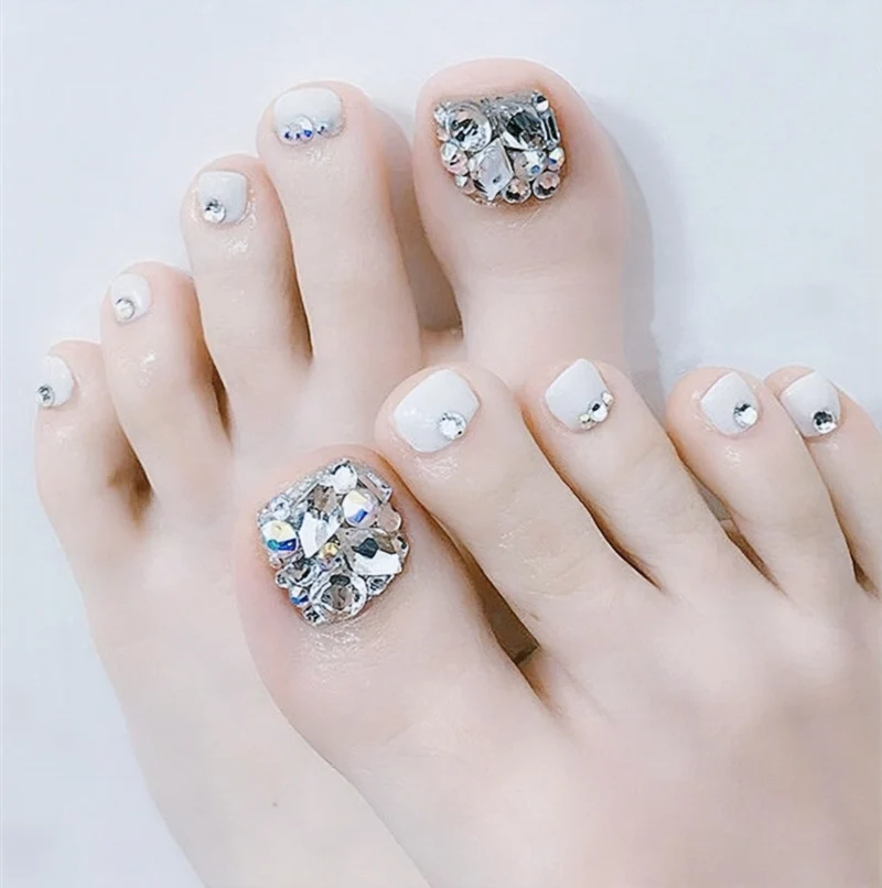 Dekorative Strass-Fußnagelkunst 1791110563