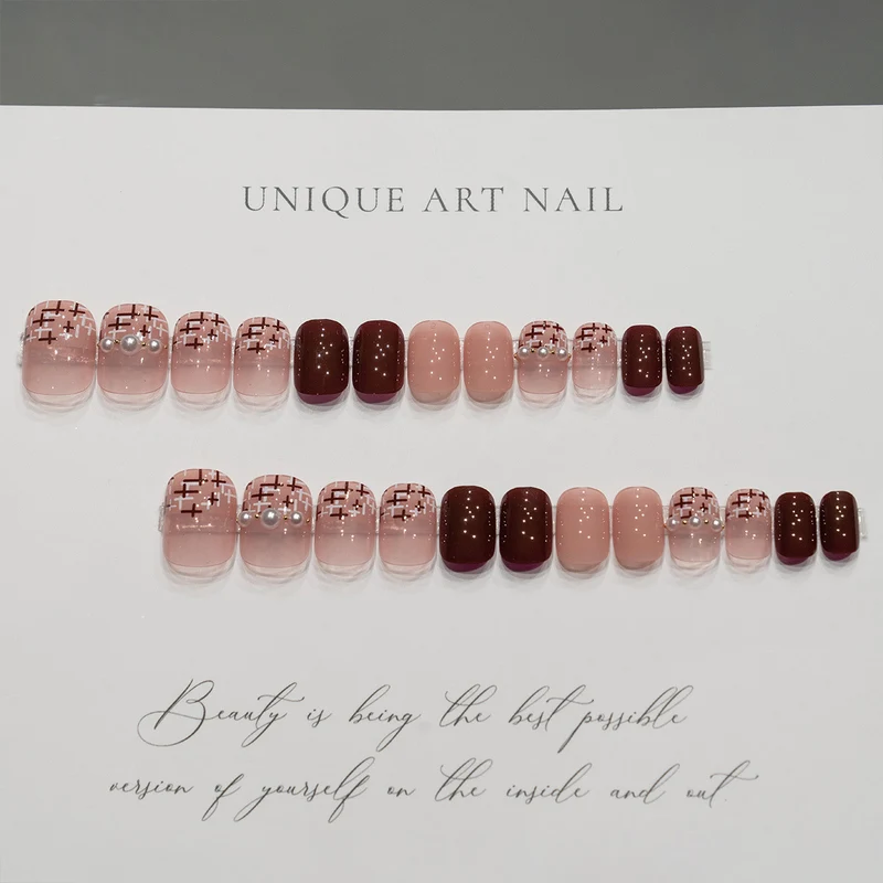 Dekorative Nagelkunst mit Perlelementen
