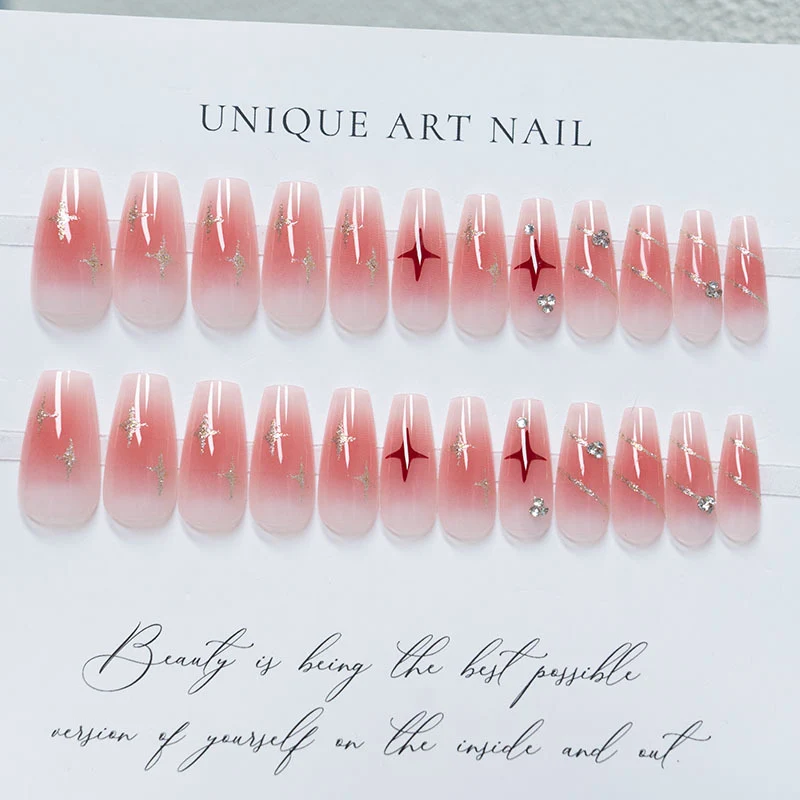 Dekorative Lange Stiletto Press-On Nagelkunst