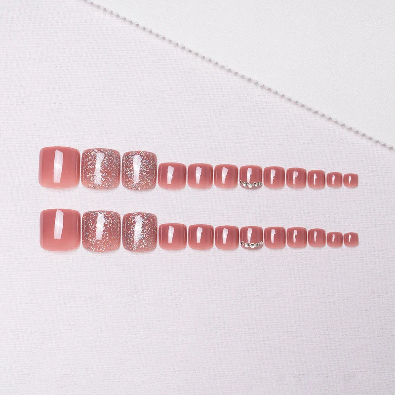 Dekorative Glitzer-Pediküre-Nagelkunst