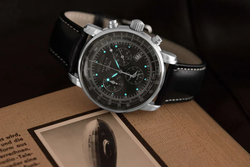 Zeppelin 100 Jahre Zeppelin 7680-2 Herrenuhr Schwarz • Schweizer Chronographenwerk • Made in Germany