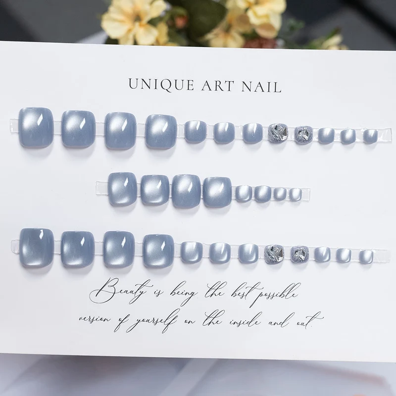 Dekorative Glitter Nagelkunst