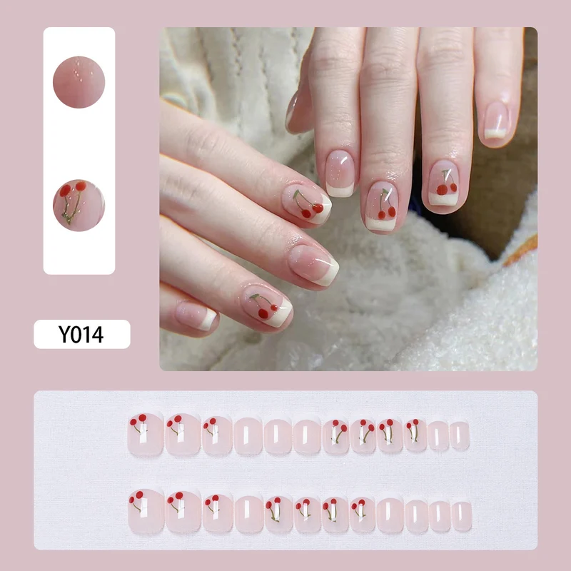 Künstlerisches Press-On-Nagelset mit Herz- und Blätterdesigns