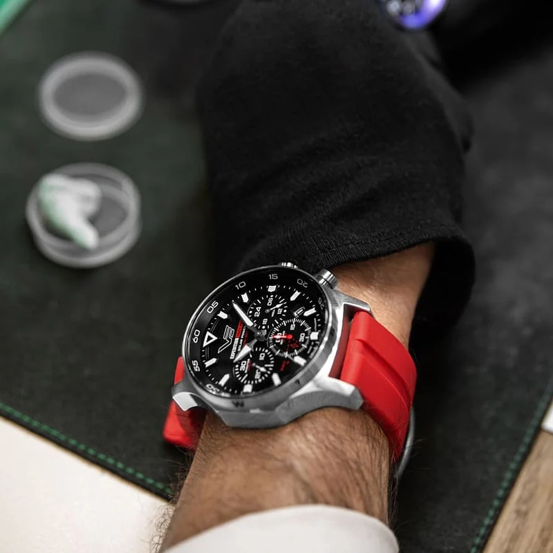 Vostok Europe Expedition South Pole VR42-592A761 Herrenuhr Rot • Solar-Quarzwerk • Chronograph