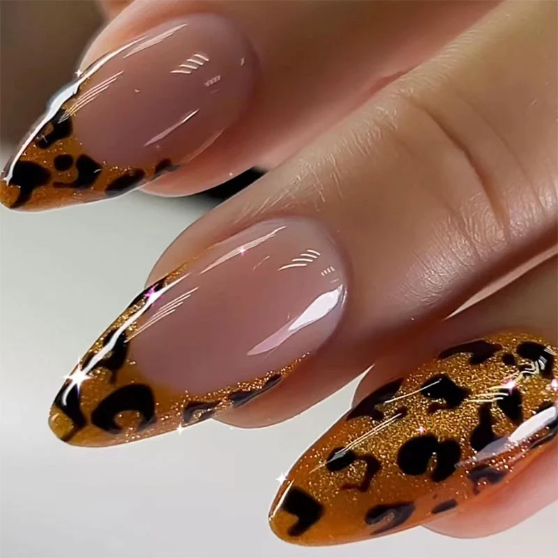 Künstlerische Stiletto Press-On Nägel mit Leopardenmuster