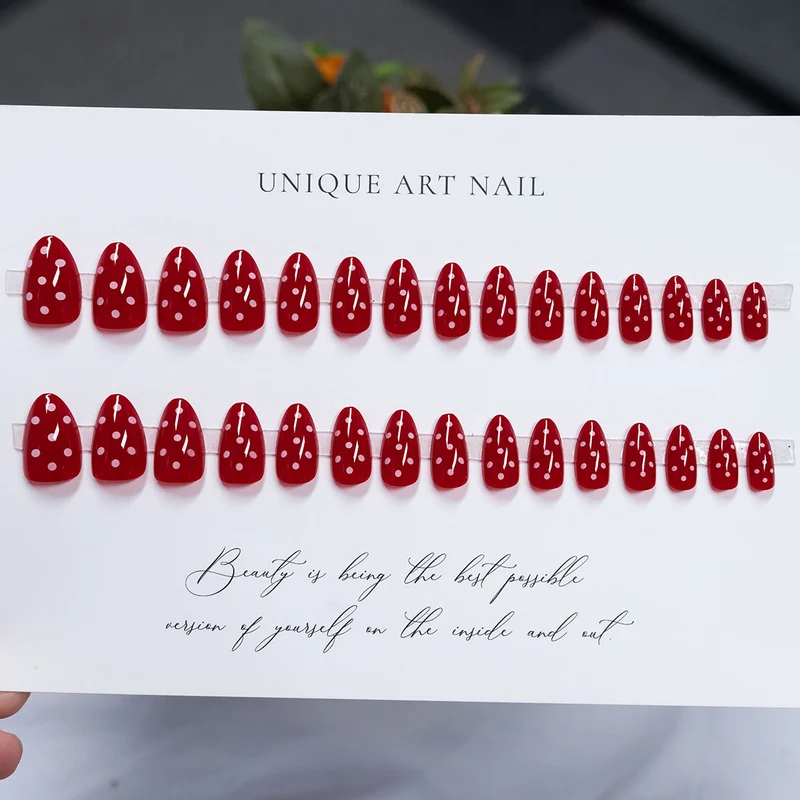 Künstlerisches Stiletto Press-On-Nagelset