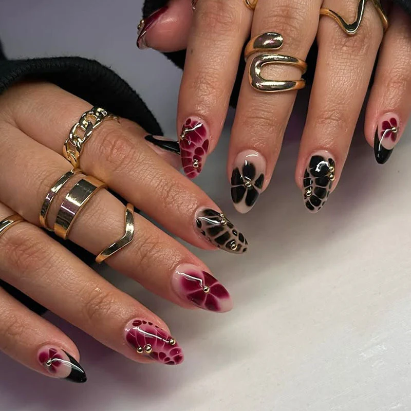 Künstlerische Stiletto Press-On Nail Art