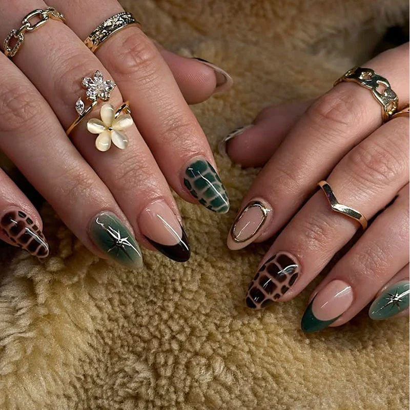 Künstlerisches Stiletto Nageldesign