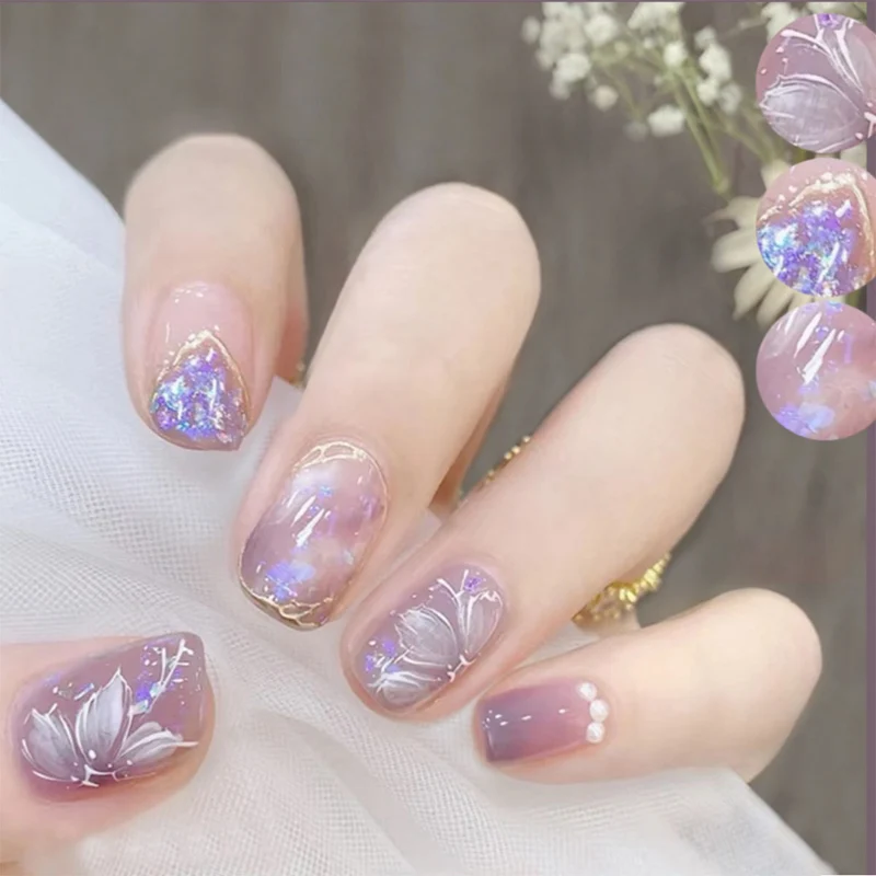 Künstlerische florale Nagelverzierung