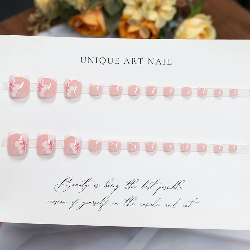 Künstlerische florale dekorative Pediküre Nagelkunst