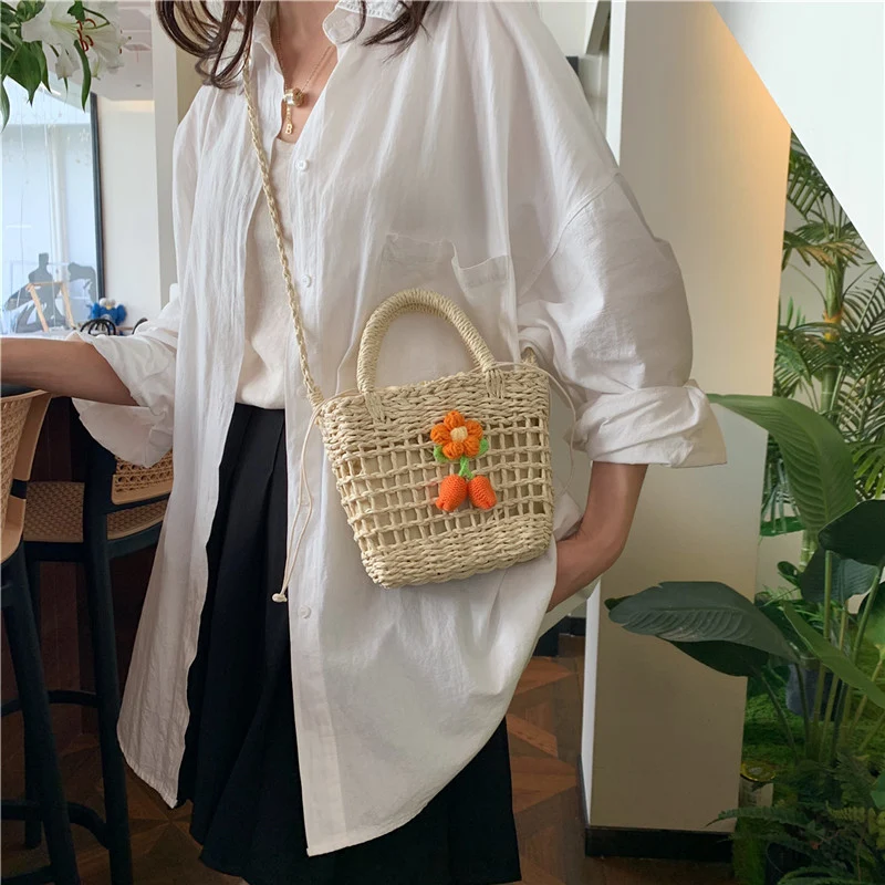 Handgefertigte gehäkelte Blumen-Tasche