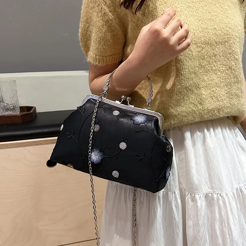 Florale bestickte Abendtasche