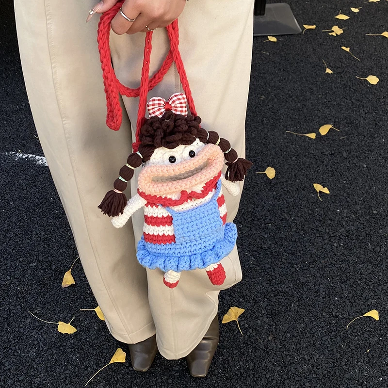 Kreative Häkelpuppe Handtasche