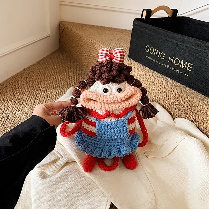 Kreative Häkelpuppe Handtasche