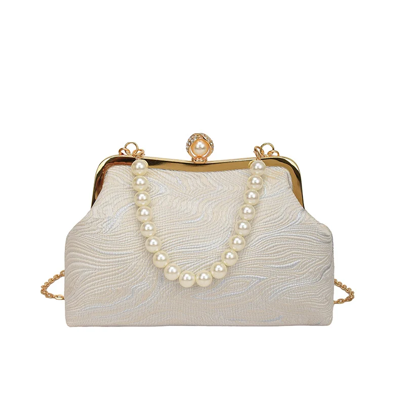 Elegante perlenverzierte Abendhandtasche