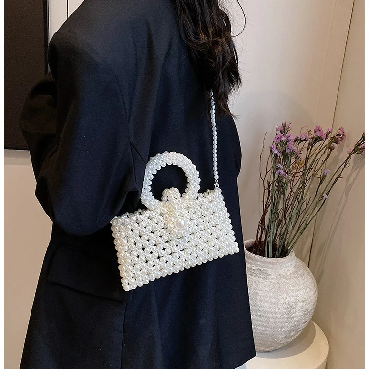 Elegante perlenverzierte Abendhandtasche