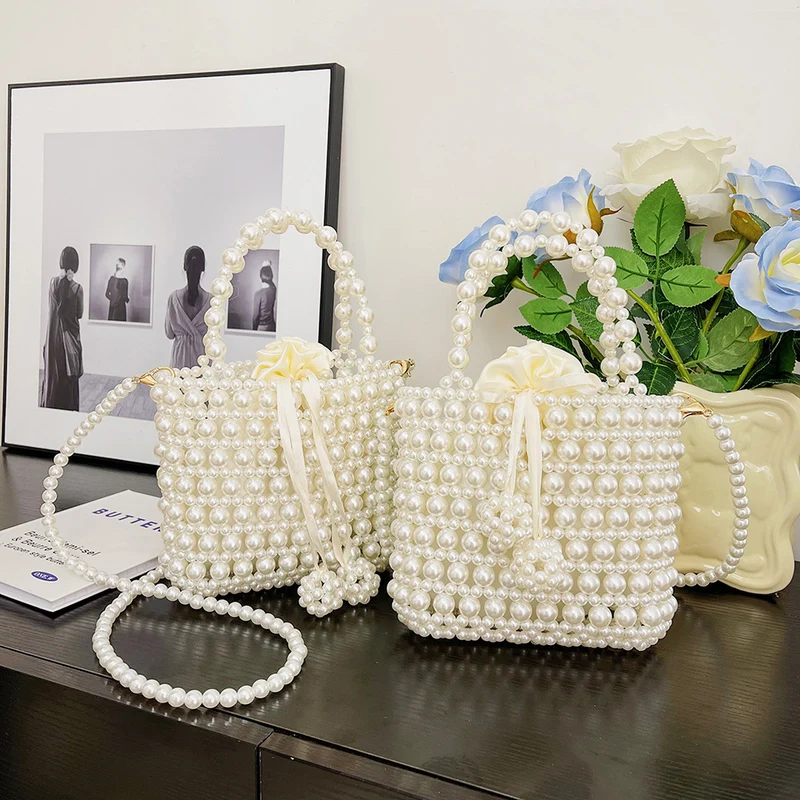 Perlenverzierte Blumen-Abendhandtasche