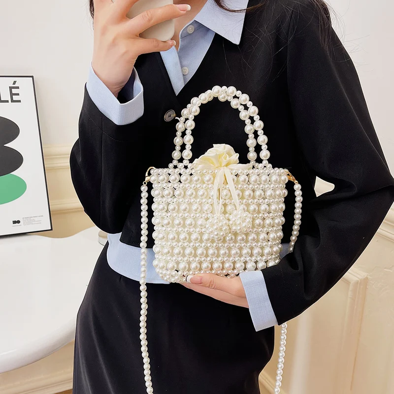 Perlenverzierte Blumen-Abendhandtasche