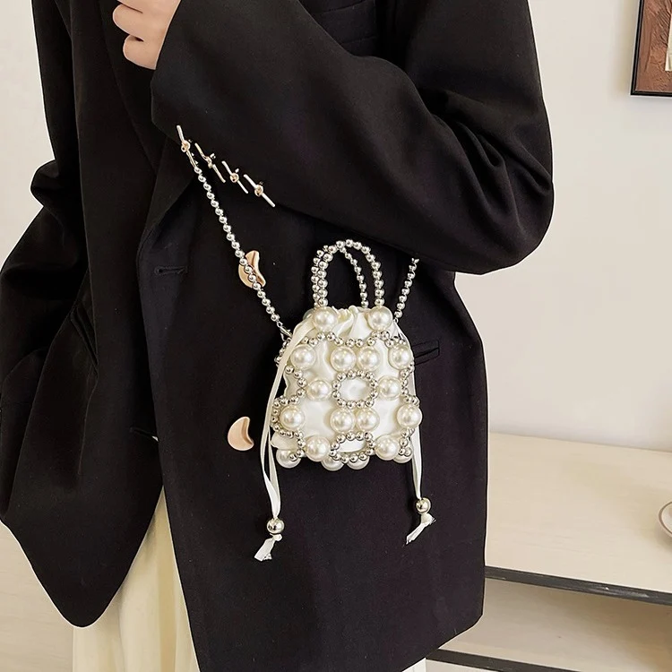 Dekorative perlenbesetzte Mini-Zugbeutel-Handtasche
